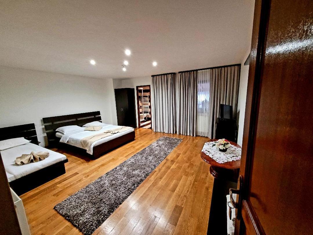 Eco-Tim Apartman Majszin Kültér fotó